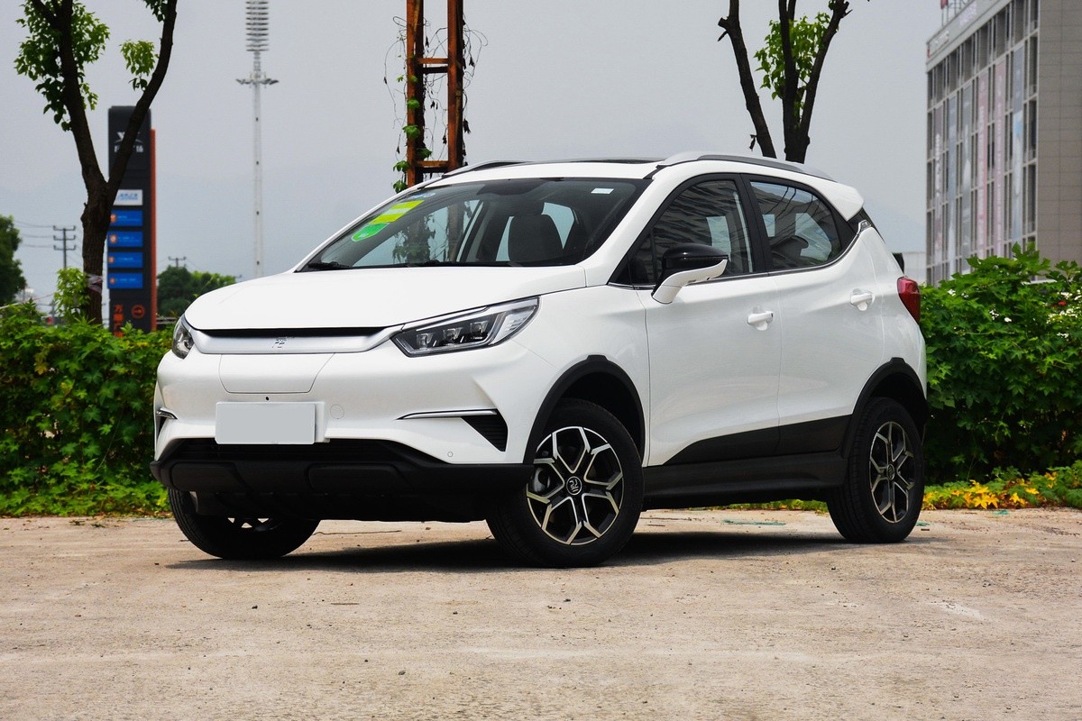 比亚迪纯电suv仅8万起,配刀片电池 30分钟快充,还带"小书包"