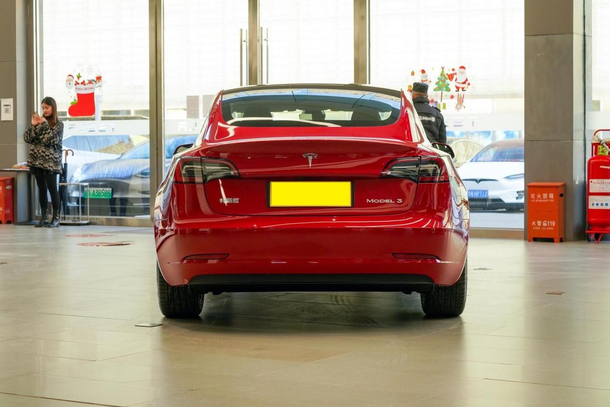 特斯拉model3补贴后2359万起最快33秒破百竞争力如何