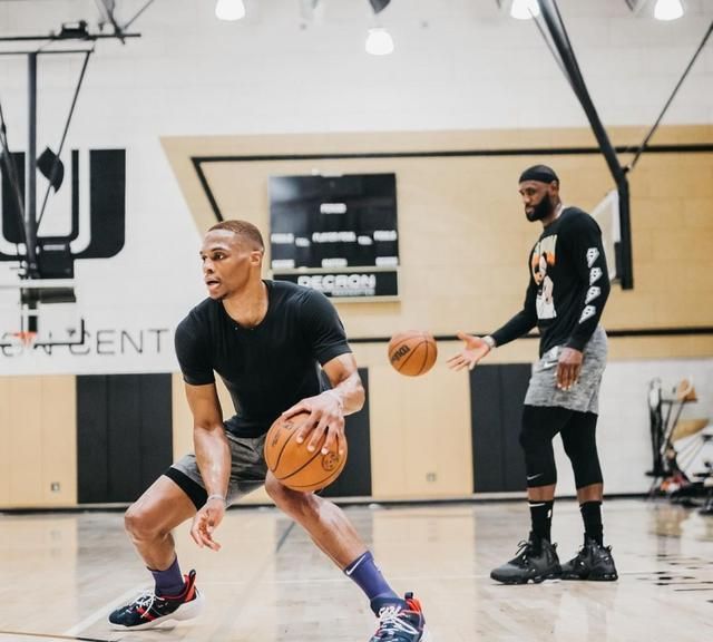 最佳球员0票!詹姆斯怒怼!皮尔斯痛批!下赛季湖人能打脸吗?休闲区蓝鸢梦想 - Www.slyday.coM 最佳球员0票!詹姆斯怒怼!皮尔斯痛批!下赛季湖人能打脸吗?休闲区蓝鸢梦想 - Www.slyday.coM