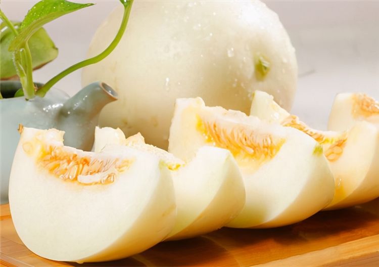 东湖瓜:网纹美观,味如香梨,鲜甜脆嫩,发散着诱人的奶香,果香和酒香.