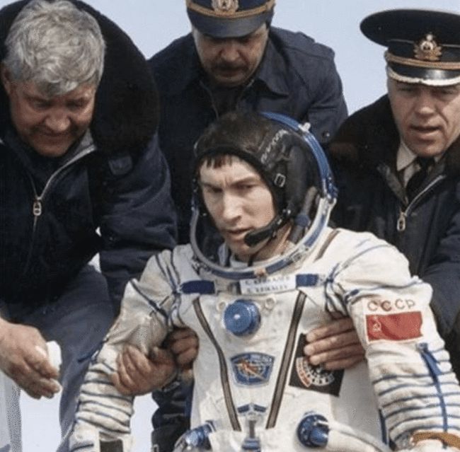 被“遗忘”的宇航员：原计划在太空待5个月，最后成了311天休闲区蓝鸢梦想 - Www.slyday.coM