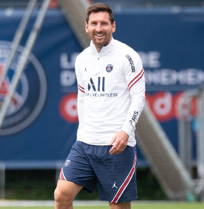 哥俩好梅西携内马尔重返巴塞罗那下周日将迎大巴黎首秀