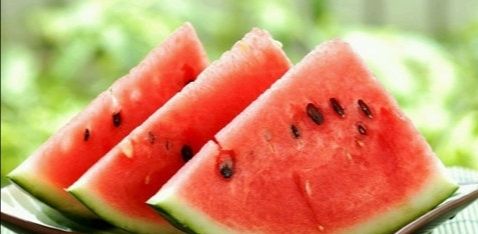 小伙为减肥吃冰西瓜进ICU休闲区蓝鸢梦想 - Www.slyday.coM