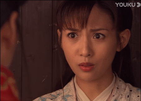 孔雀翎播出10年男主过气女主退圈小女配逆袭成当红小花