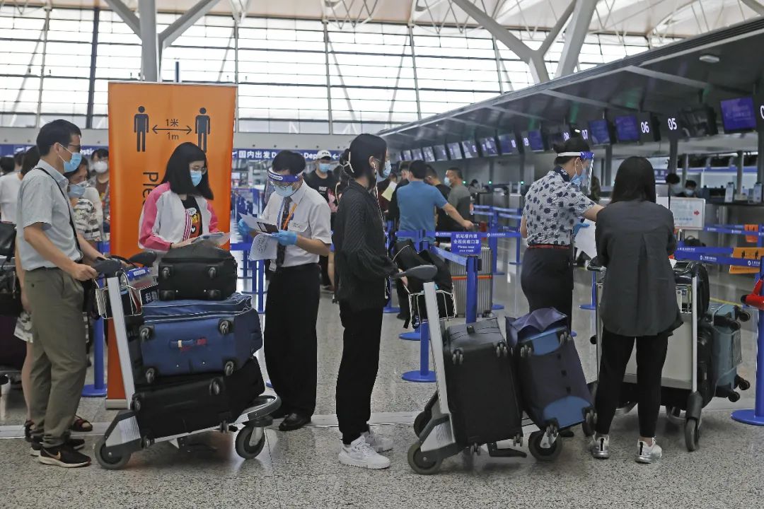 最新！上海通报2例本地病例涉及区域，去过家乐福超市、联华超市…新增病例均与机场有关，浦东机场还能去吗？休闲区蓝鸢梦想 - Www.slyday.coM