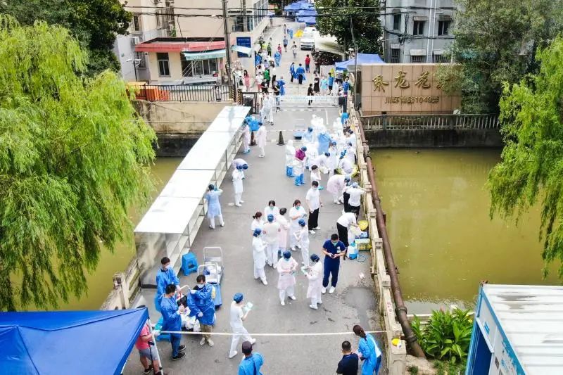最新！上海通报2例本地病例涉及区域，去过家乐福超市、联华超市…新增病例均与机场有关，浦东机场还能去吗？休闲区蓝鸢梦想 - Www.slyday.coM