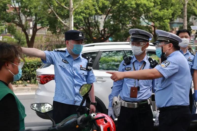 最新！上海通报2例本地病例涉及区域，去过家乐福超市、联华超市…新增病例均与机场有关，浦东机场还能去吗？休闲区蓝鸢梦想 - Www.slyday.coM