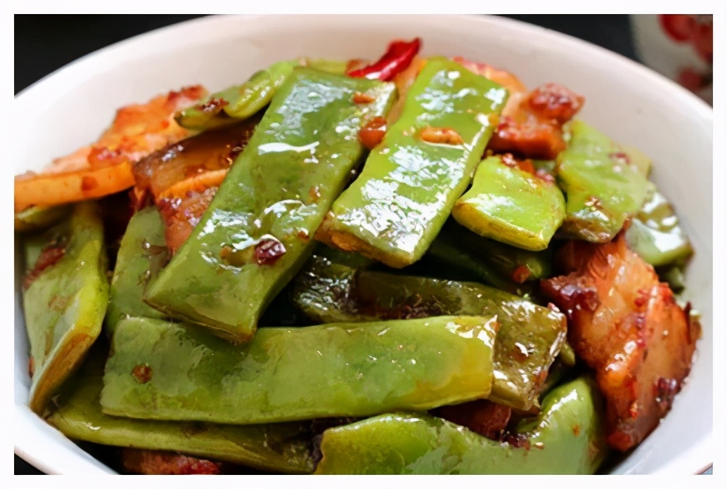 五花肉焖扁豆的做法!
