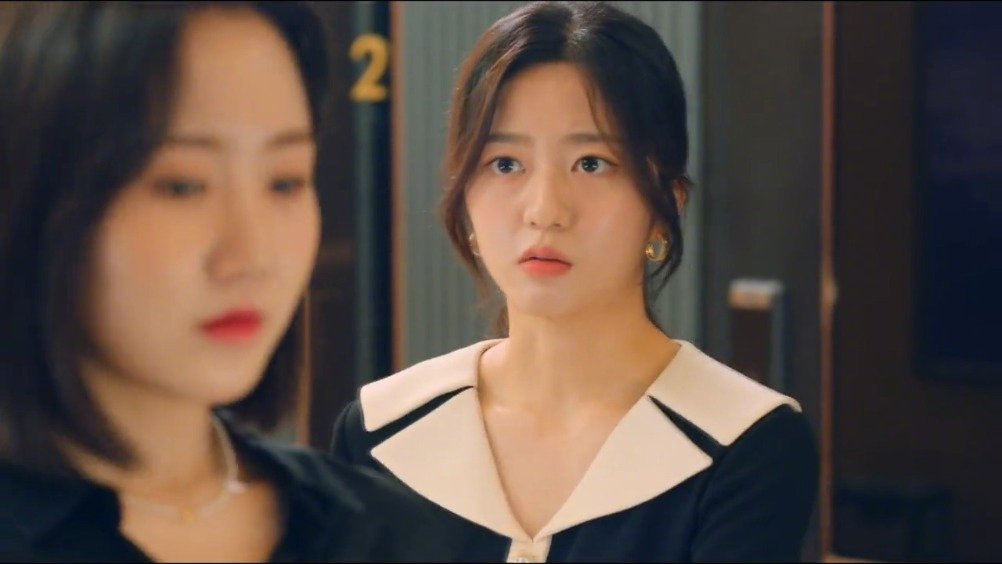 00:00 01:24 01:24 为您推荐: 《顶楼》千瑞真吃了女儿的药疯了