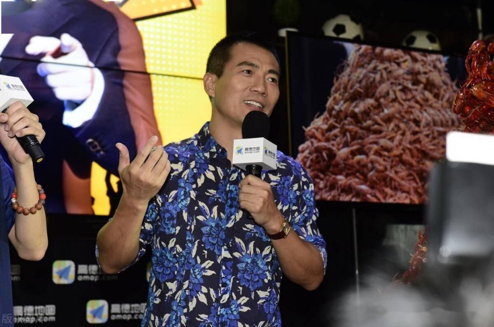 时光如梭意甲和老球迷张路和黄健翔青春好久不见