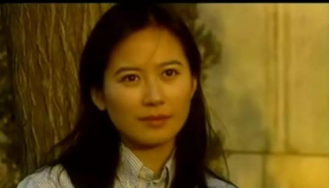 1993年,22岁的俞飞鸿参演《喜福会》.