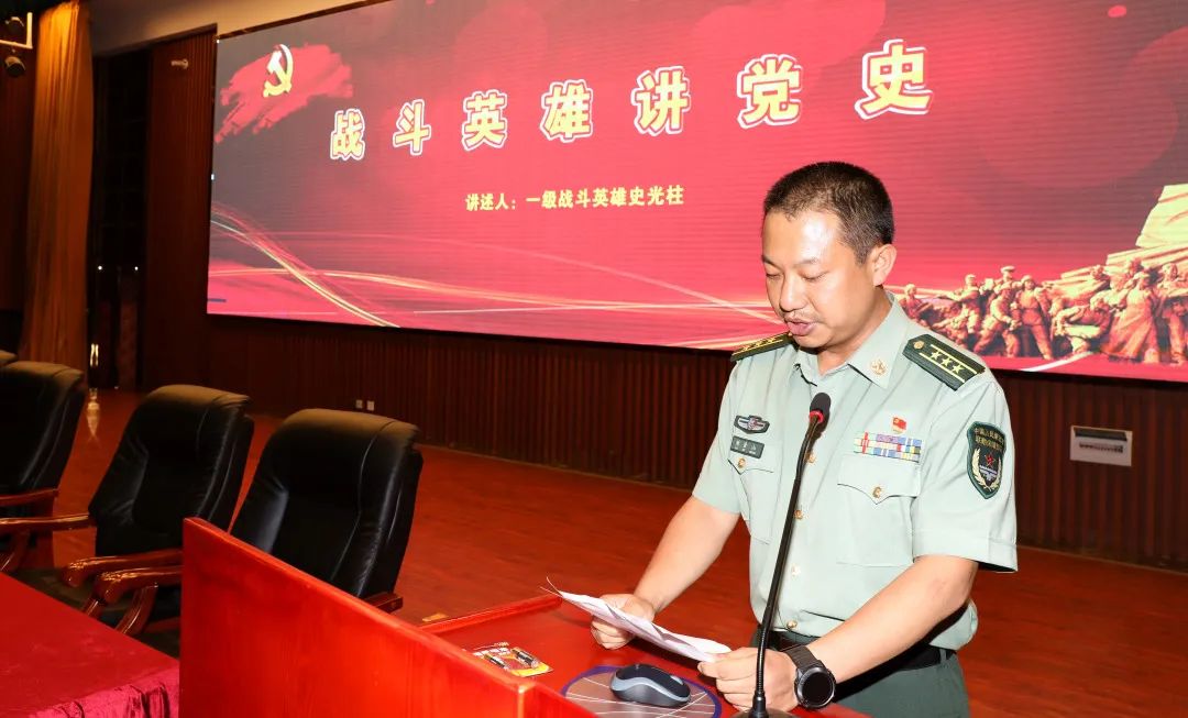 战场上他4次8处重伤，将炸烂的眼球塞进眼眶继续战斗……休闲区蓝鸢梦想 - Www.slyday.coM