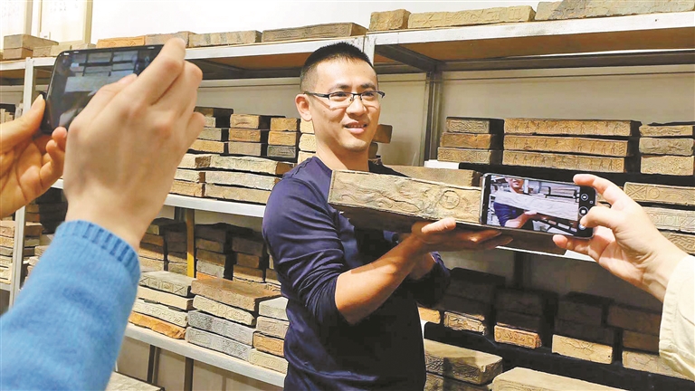 深圳小伙要做最牛"砖家"|收藏家_新浪新闻