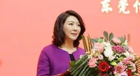 和美女董事长那些事txt_履新不到半年!广东这名美女董事长突被查(2)
