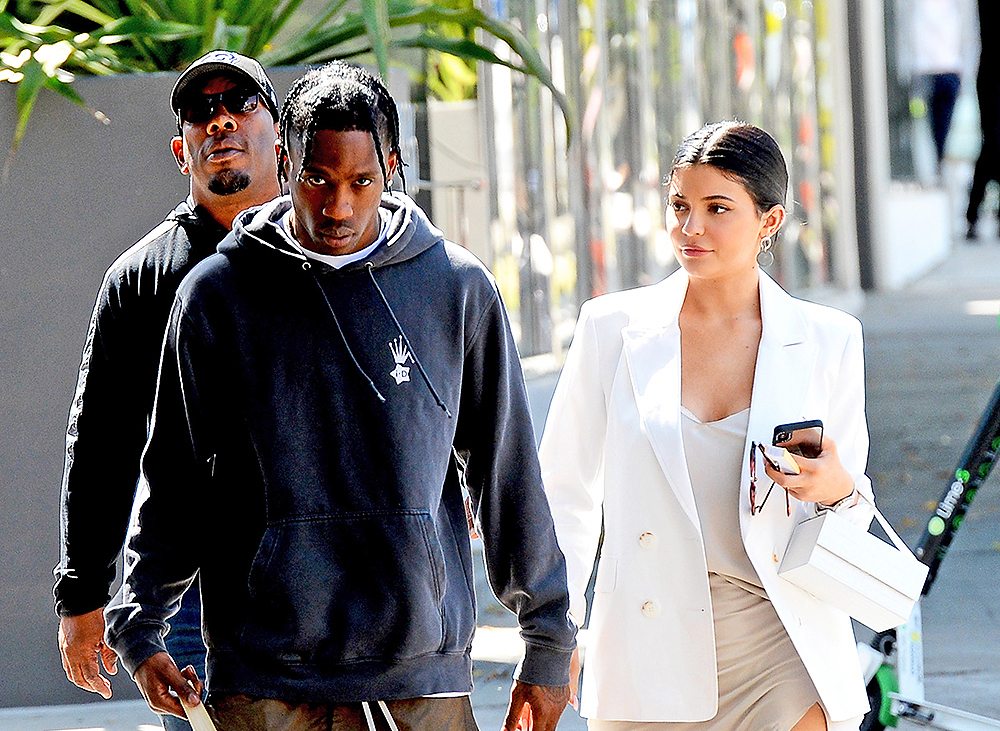 凯莉詹娜与男友复合即将迎来第二个孩子卡戴珊家族再添一员