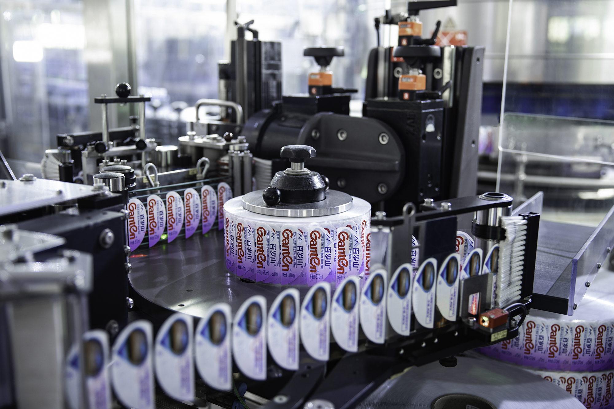 百岁山凭什么能成为水中贵族?__财经头条