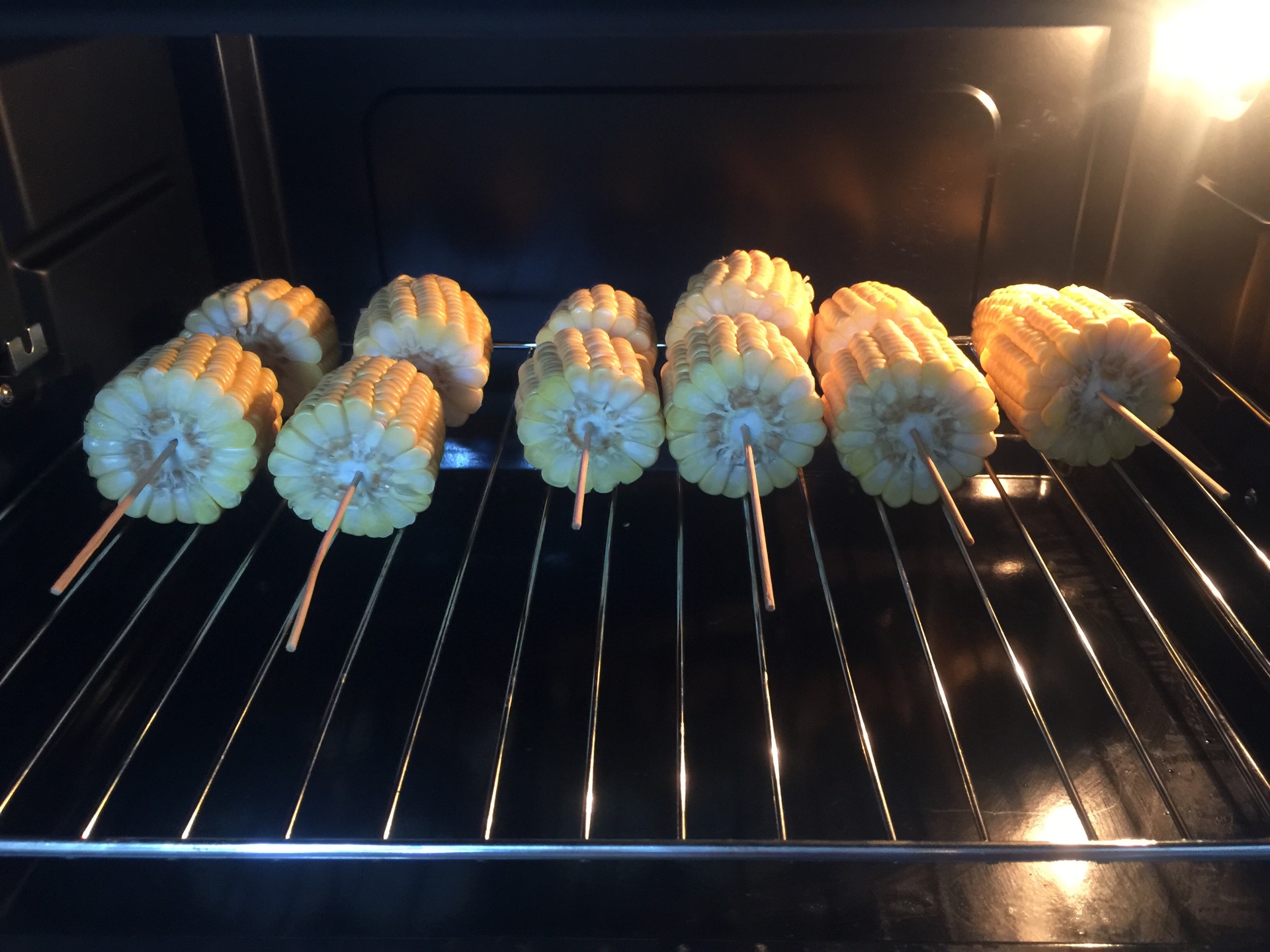 家庭版美味香烤玉米,健康好吃,软糯香甜|玉米|烤玉米|烤箱_新浪新闻