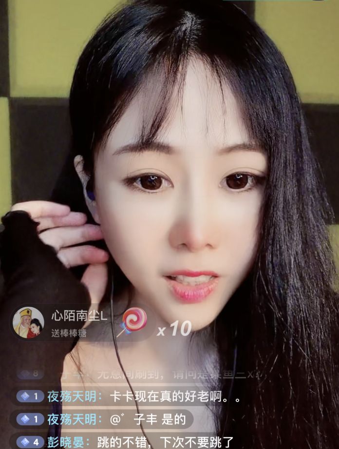 斗鱼"3s"卡卡复出直播,已经凉凉几十个人看|卡卡|斗鱼|女主播_新浪