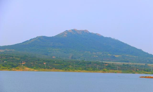 烟台蓬莱有座"丘山,因丘处机而闻名,拉菲的珑岱酒