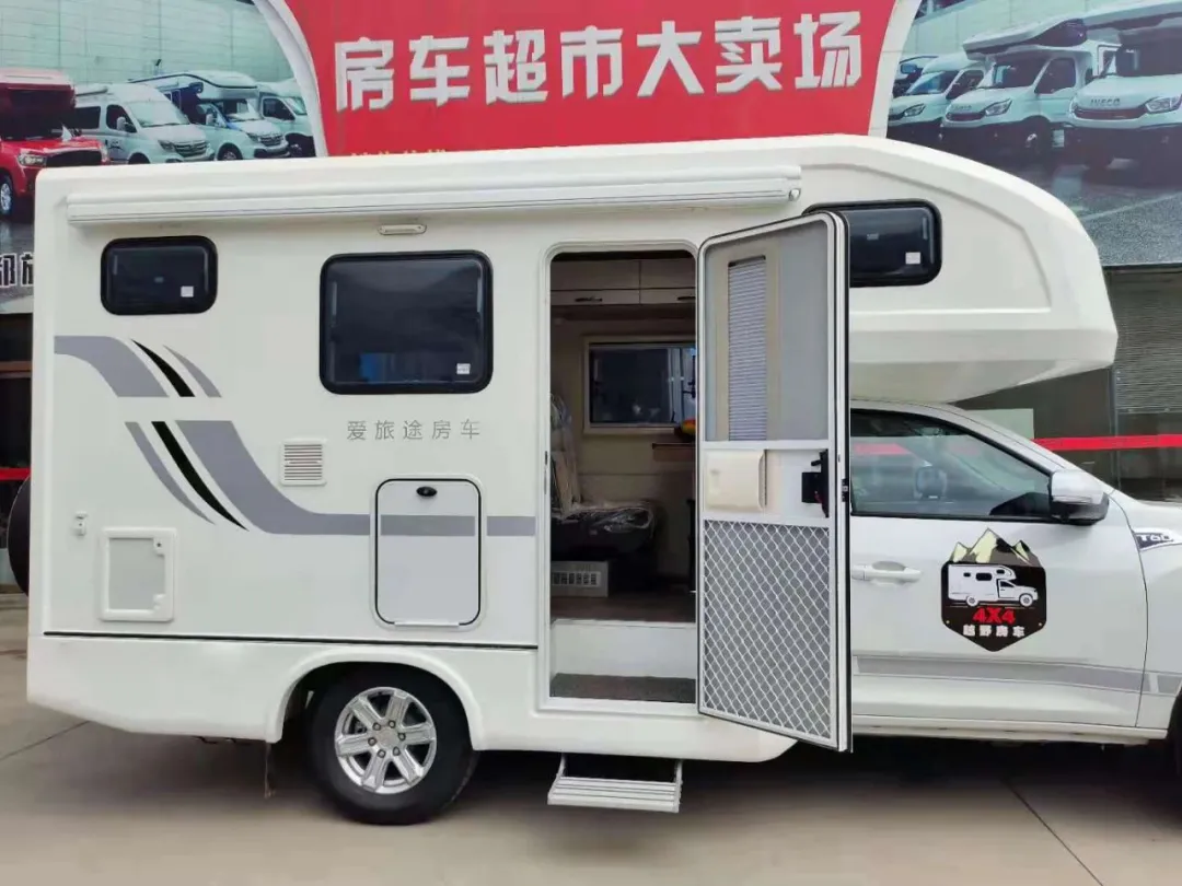 爱旅途梦骑士大通t70四驱皮卡房车精悍灵活能进车库