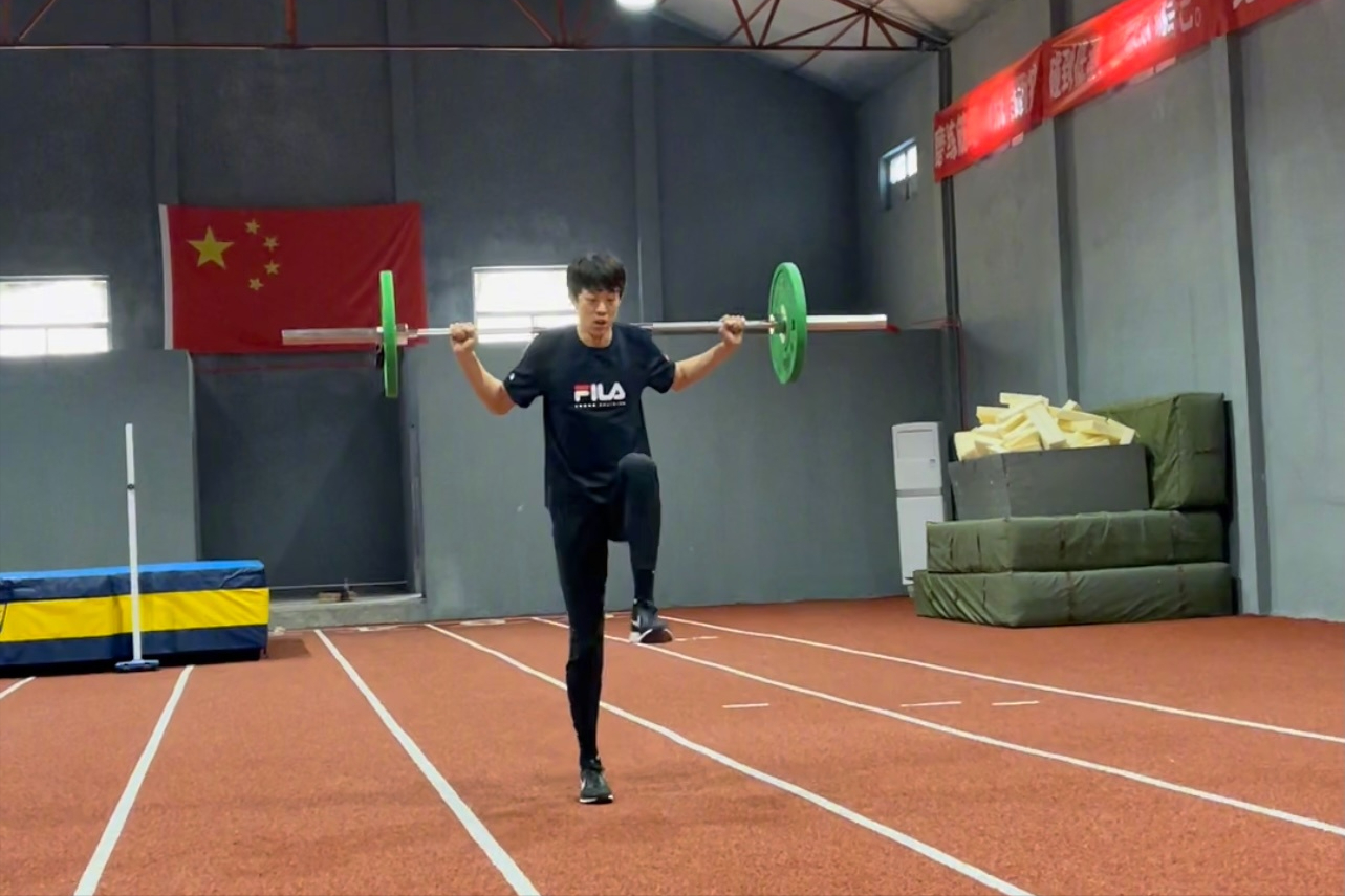 跳高名将张国伟自费复出,晒一日三餐,这样吃还跳得起来吗?