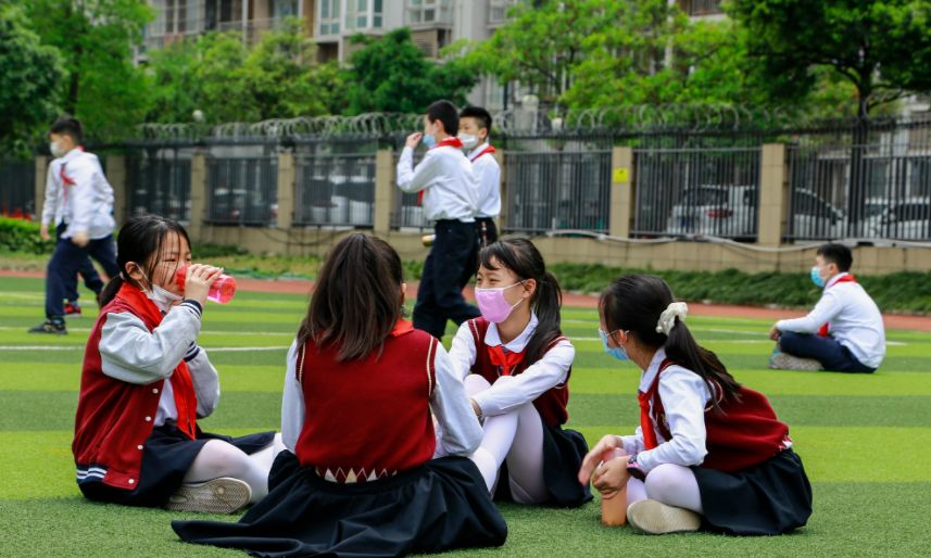 教育部发文,不得在校内设置小卖部,学生课间的快乐又少了休闲区蓝鸢梦想 - Www.slyday.coM