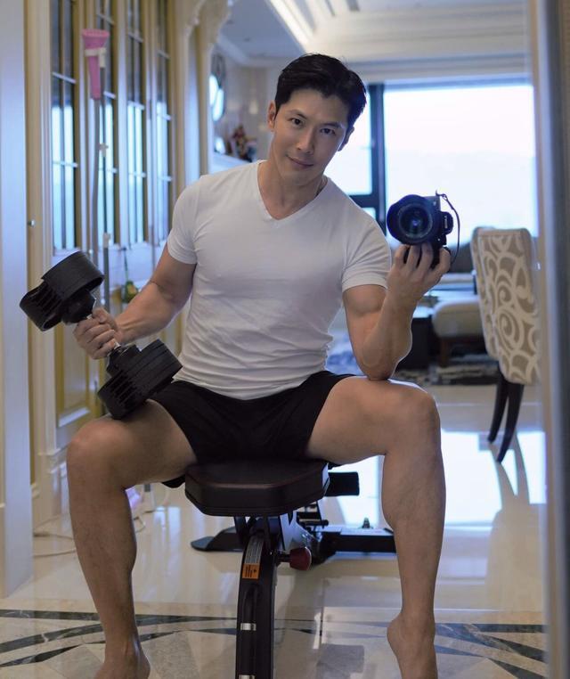 黄少祺与 吕旻蓁 1997年相恋12年之后,两人低调地隐婚生子,直到2013年