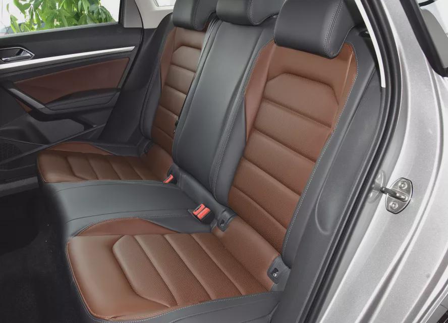 大众同门之争：宝来VS朗逸谁会更胜一筹？