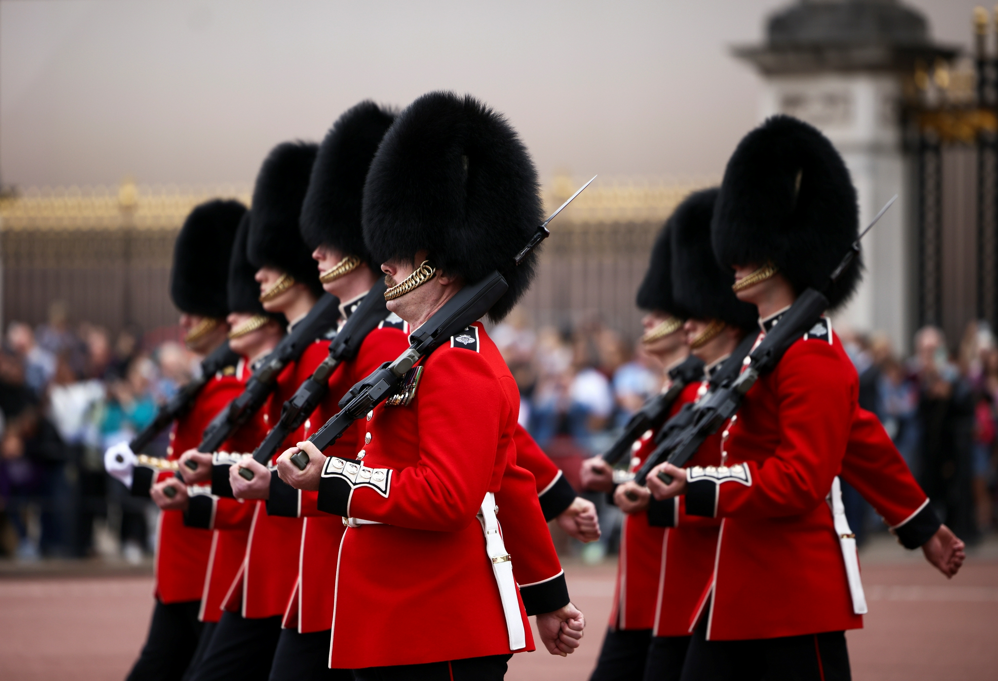 这是8月23日在英国伦敦拍摄的白金汉宫卫兵换岗仪式.
