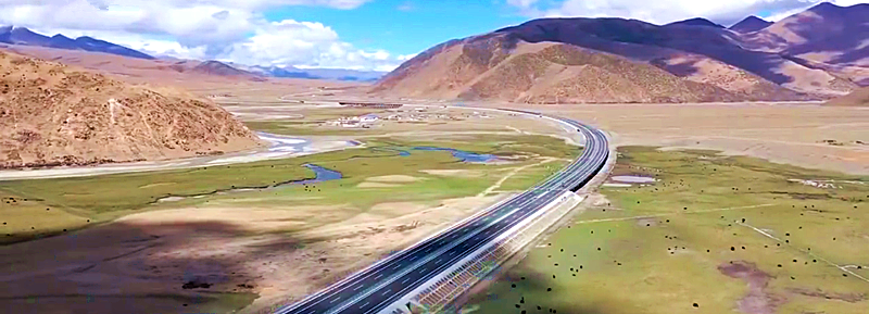 鸟瞰高颜值公路那拉高速全线通车那曲到拉萨仅需3小时