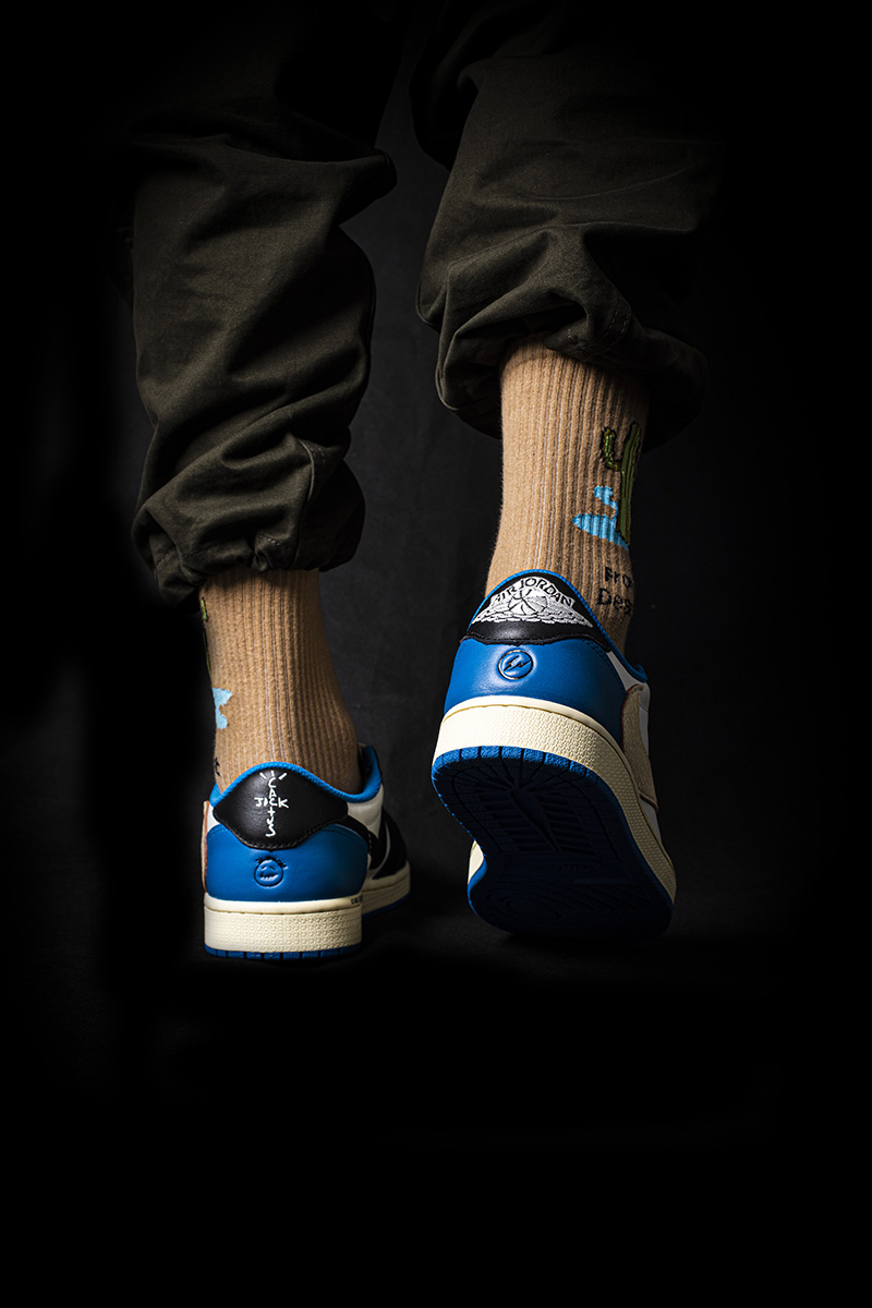 市价破8000闪电倒钩aj1的鬼脸都笑麻了只有一点不满意