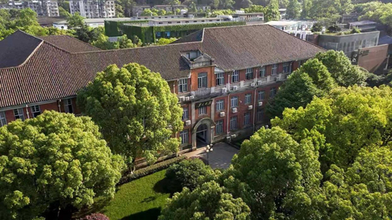 镜头里的夏天|浙江传媒学院|哈尔滨工程大学|安徽大学_新浪新闻