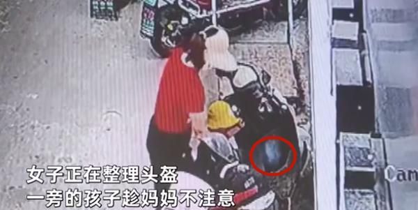 江苏一儿童将钥匙戳进电瓶车充电口,引发爆燃电弧,整只手被熏黑休闲区蓝鸢梦想 - Www.slyday.coM