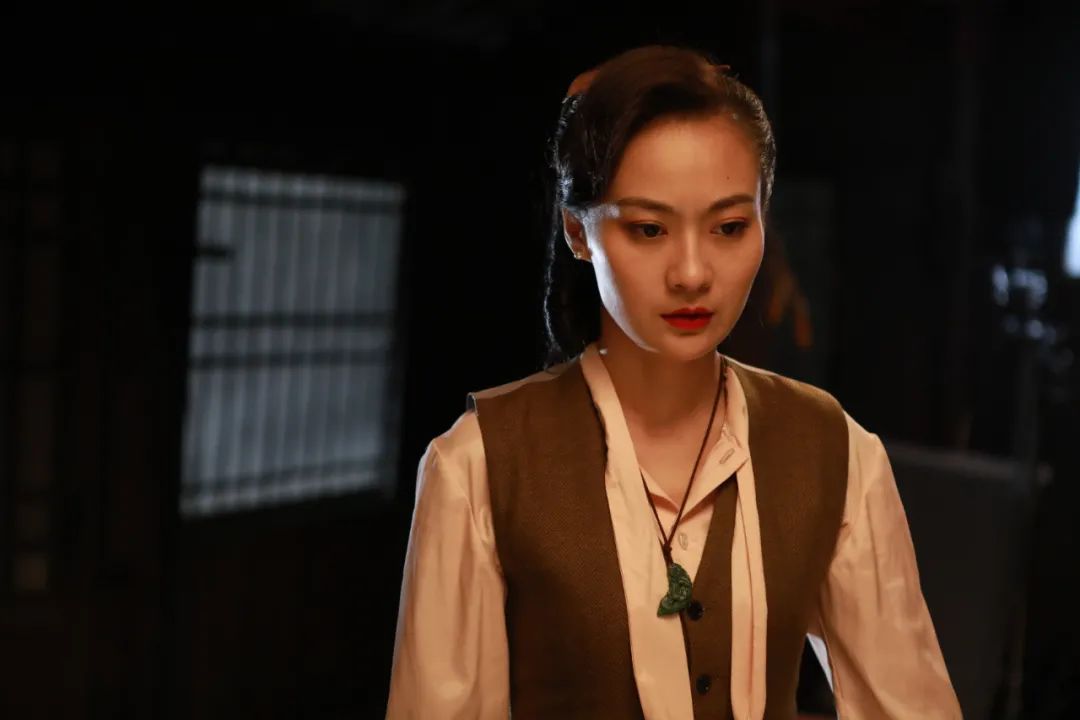 正文  电影《秘密暗线》   部分演员剧照                       8月