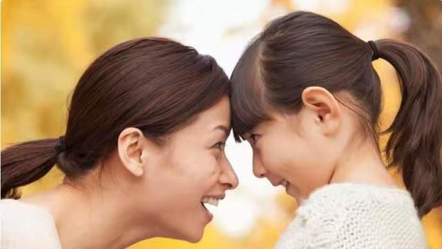 “再说一遍就给我滚回去”,女儿要手机玩被妈妈大吼,当场懵了休闲区蓝鸢梦想 - Www.slyday.coM