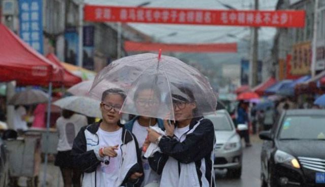 高考工厂翻车了?全校仅一名同学考上清华,考上985的也寥寥无几休闲区蓝鸢梦想 - Www.slyday.coM
