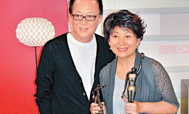 其实,鲍方不止个人为中国影视业发展做出了贡献,他还培养了一对非常