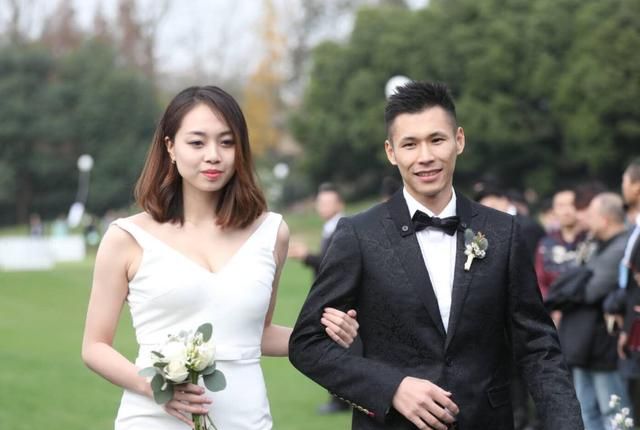 奥运冠军张成龙:被小3岁富婆倒追,结婚6年幸福依旧