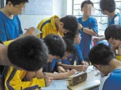 学生“抄作业”经常说的几句话,讲过两句是学渣,看看有没有你?|作业|学生|知识点_新浪新闻
