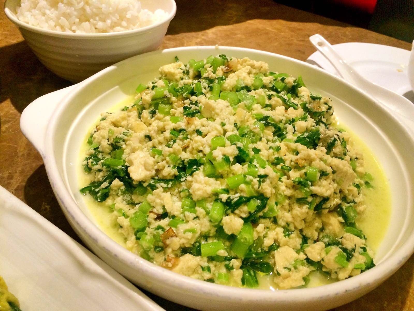 海鲜茼蒿小豆腐茼蒿脆嫩多汁豆腐入口即化这口感绝了