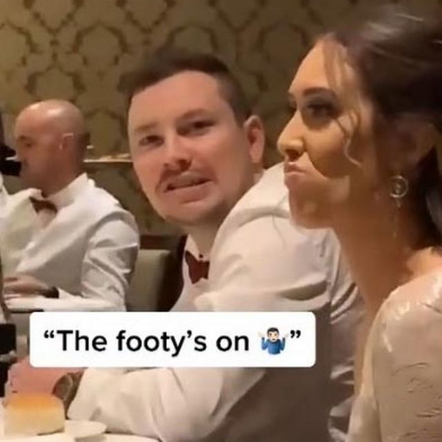 婚礼和球赛撞期 澳洲新郎全程紧盯直播 新娘不爽表情全被拍下休闲区蓝鸢梦想 - Www.slyday.coM