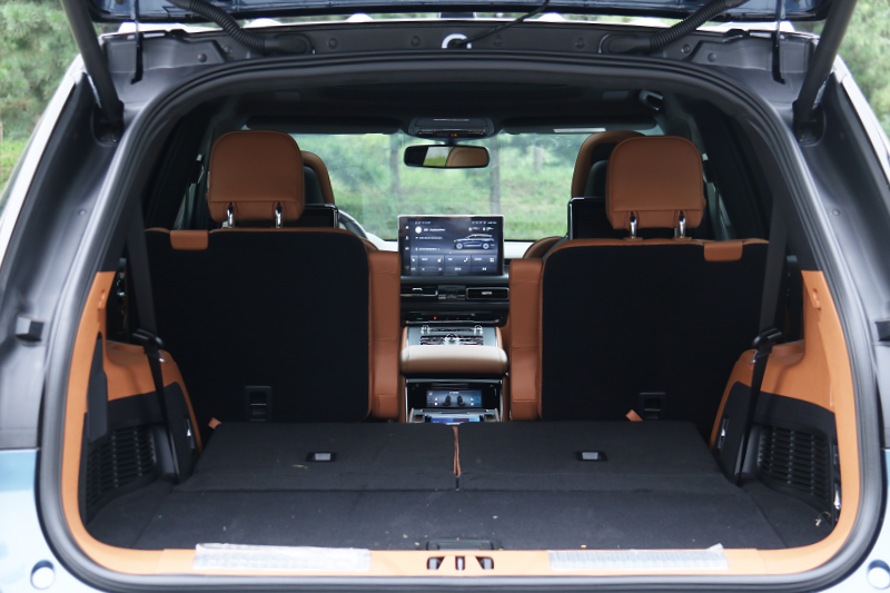 空间媲美头等舱林肯飞行家空间测试让你带着家飞行