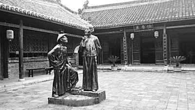 我国士绅不仅享有经济特权，在涉及诉讼时还不需要在公堂上露面