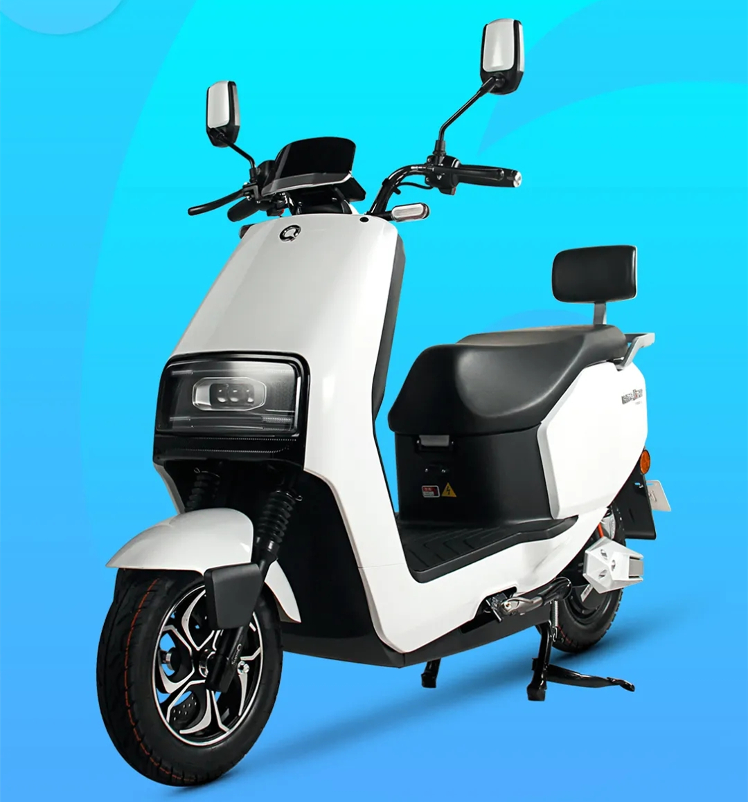 这两款新电动车,可配备多种型号电池,最大续航100km以上