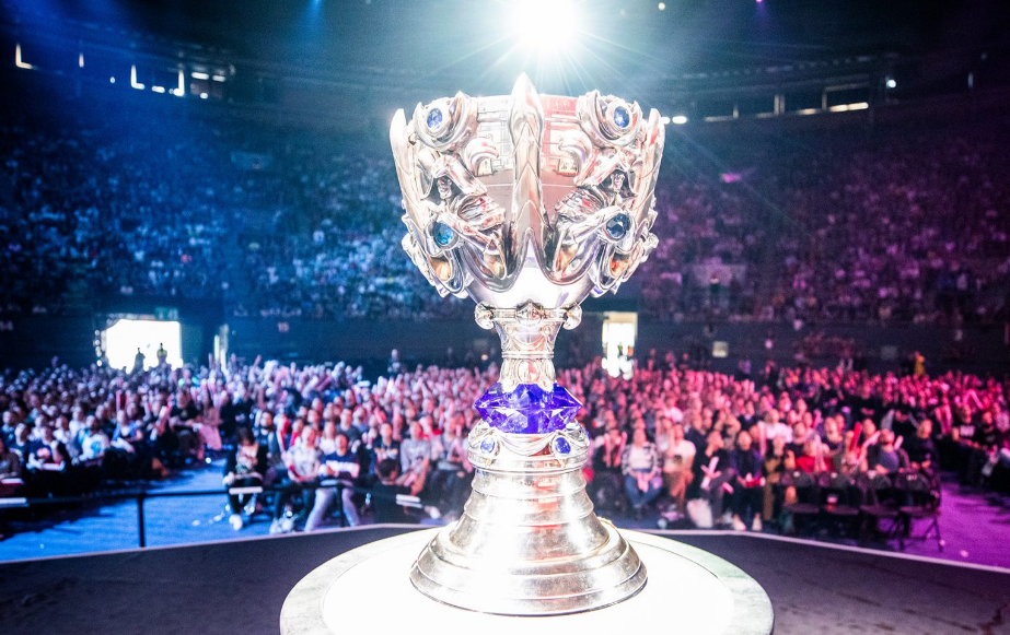 LPL痛失本土夺冠机会!拳头官宣:S11举办地更改为欧洲休闲区蓝鸢梦想 - Www.slyday.coM LPL痛失本土夺冠机会!拳头官宣:S11举办地更改为欧洲休闲区蓝鸢梦想 - Www.slyday.coM