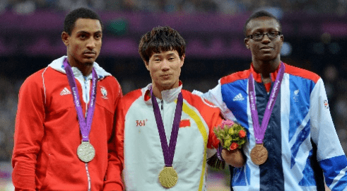 励志无臂飞鱼郑涛蝉联仰泳金牌赵旭唯一站立式起跑的冠军