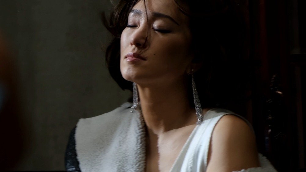 巩俐《嘉人》9月刊拍摄的视频花絮视频