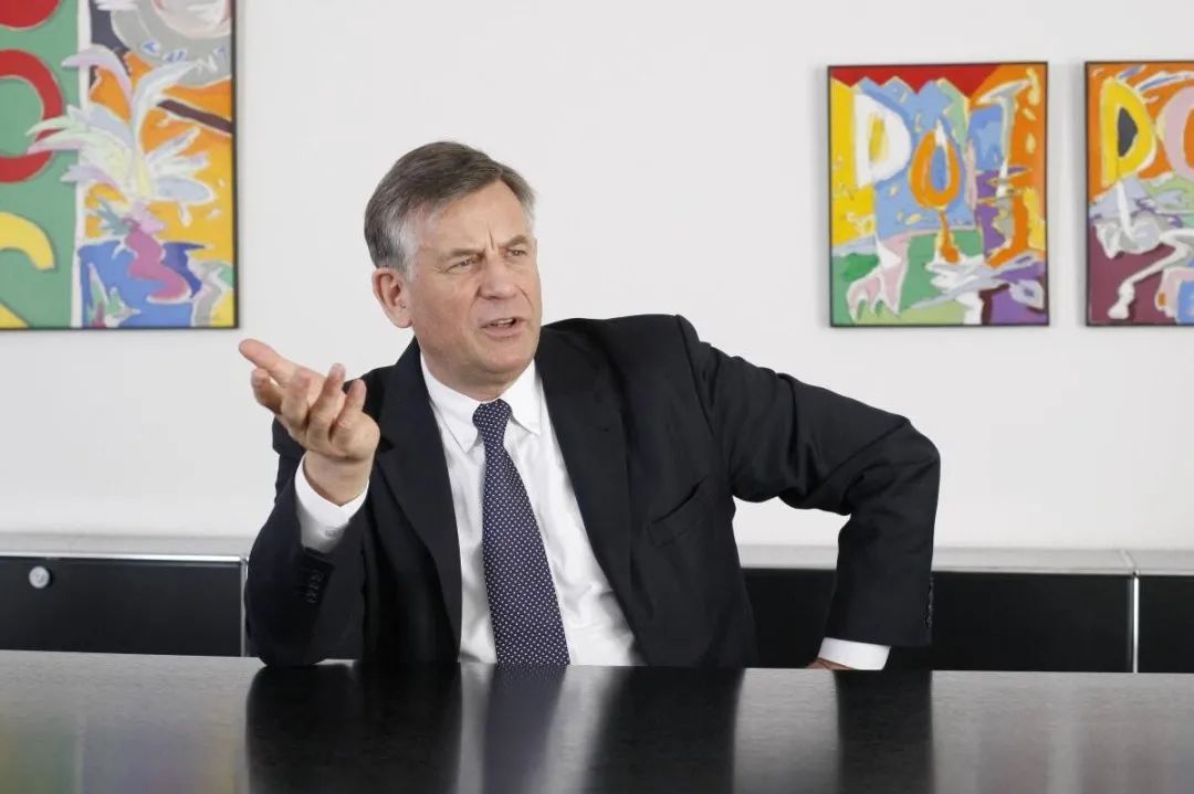 赫尔曼·西蒙教授接受《环球时报》记者采访时,将中国和德国的"隐形