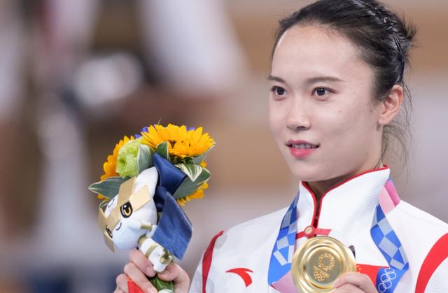 质量不行?奥运冠军发文:你们的奖牌也能扣掉皮吗?休闲区蓝鸢梦想 - Www.slyday.coM 质量不行?奥运冠军发文:你们的奖牌也能扣掉皮吗?休闲区蓝鸢梦想 - Www.slyday.coM