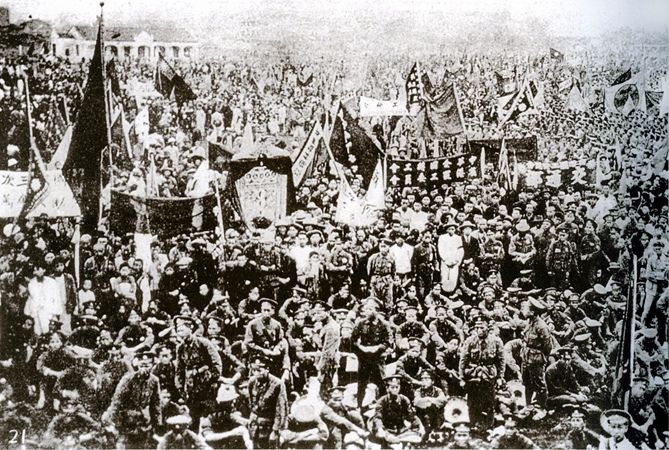 20多岁年轻人创办中共第一份日报|强国学堂